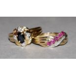 Zwei Ringe mit Brillanten, Rubinen und Saphir, Gold