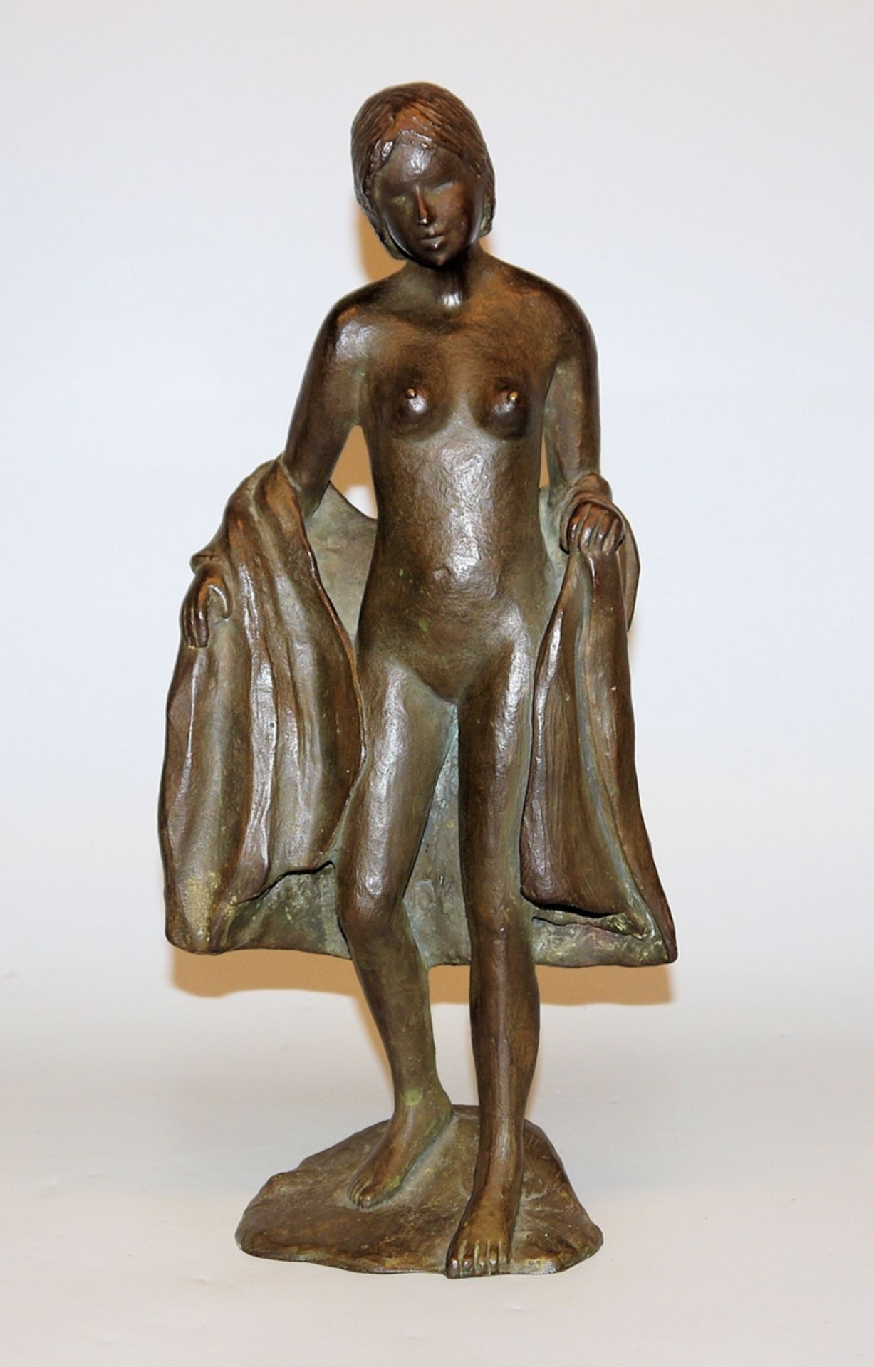 Kurt Moser, Bronzeplastik stehender weiblicher Akt