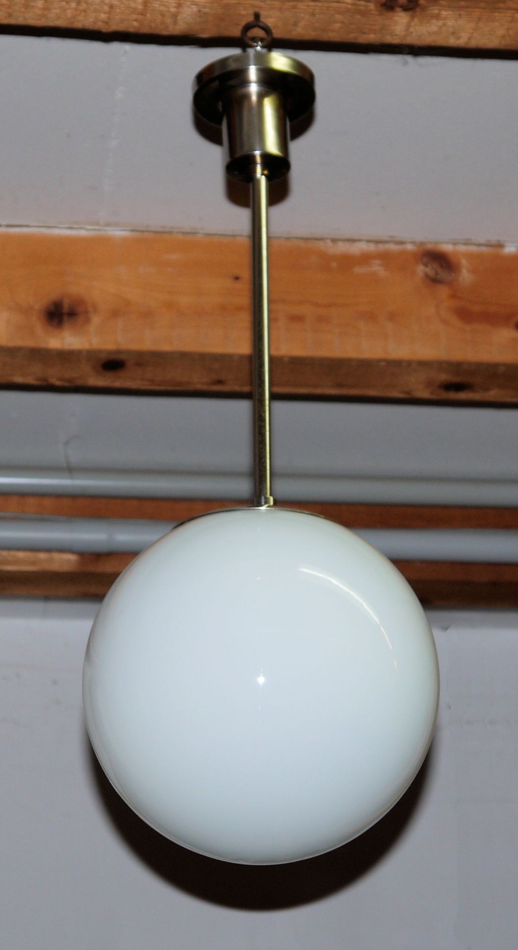 Kugelleuchte mit "Mönchskappe", Bauhaus-Klassiker