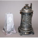 Preishumpen von WMF um 1893 und Porzellan-Obelisk als Ehrenmal 1913