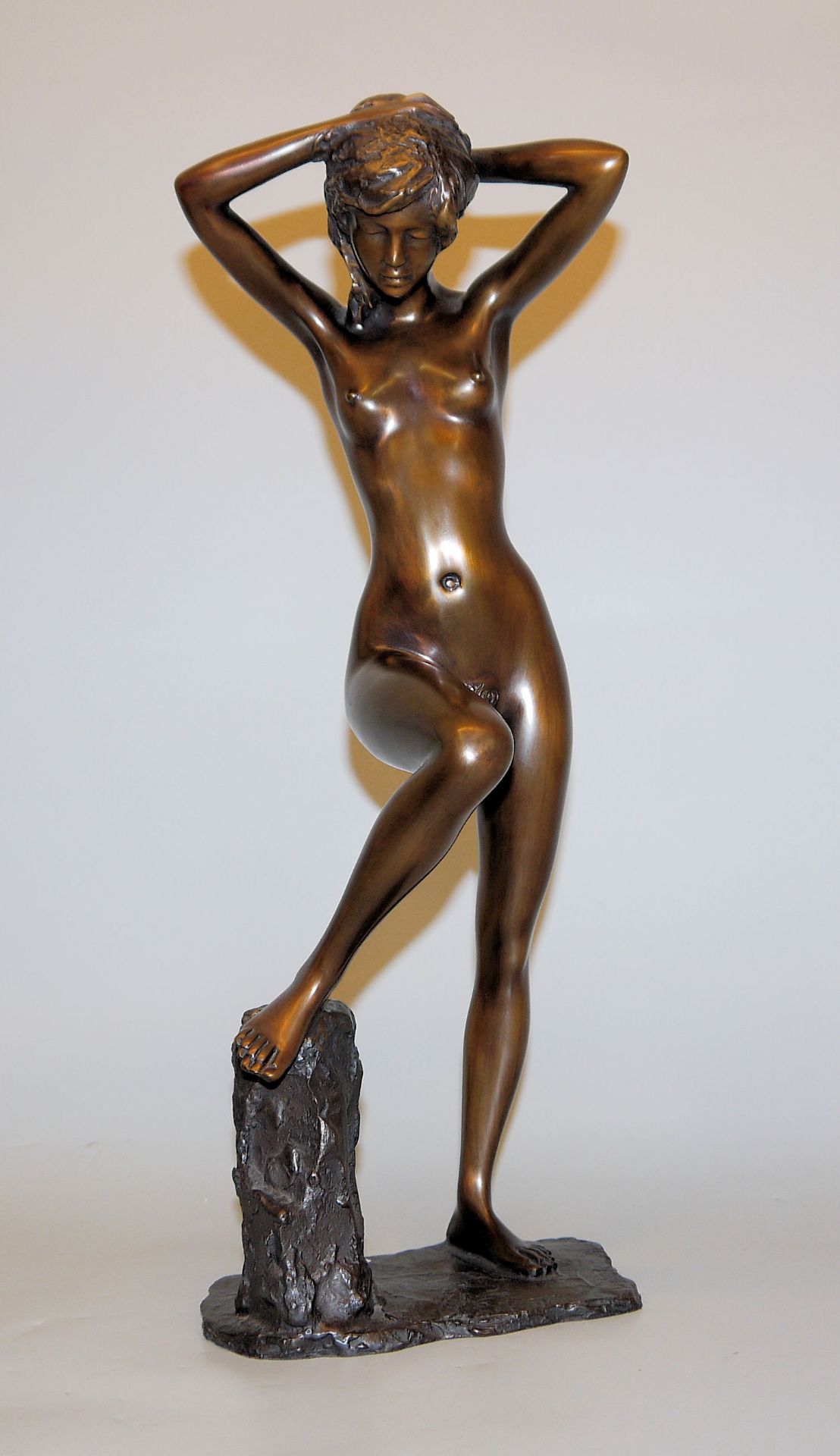 Erwin A. Schinzel, "Verliebtes Mädchen", Bronzeplastik von 1997 mit Zertifikat und Originalrechnung