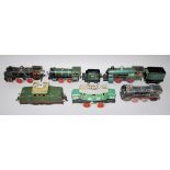 Eisenbahnkonvolut Spur 0, Lokomotiven u. Wägen, 30 Teile 