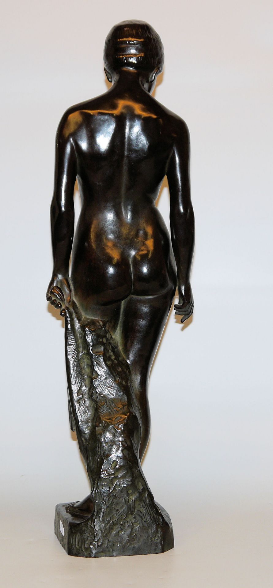 Rudolf Stocker, Bronzeplastik stehender weiblicher Akt - Bild 3 aus 3