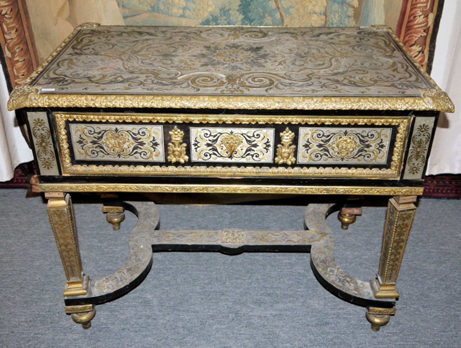 Kleiner Arbeitstisch mit Boulle-Marqueterie, Napoleon III, Frankreich um 1850/70 und ein Stuhl Stil