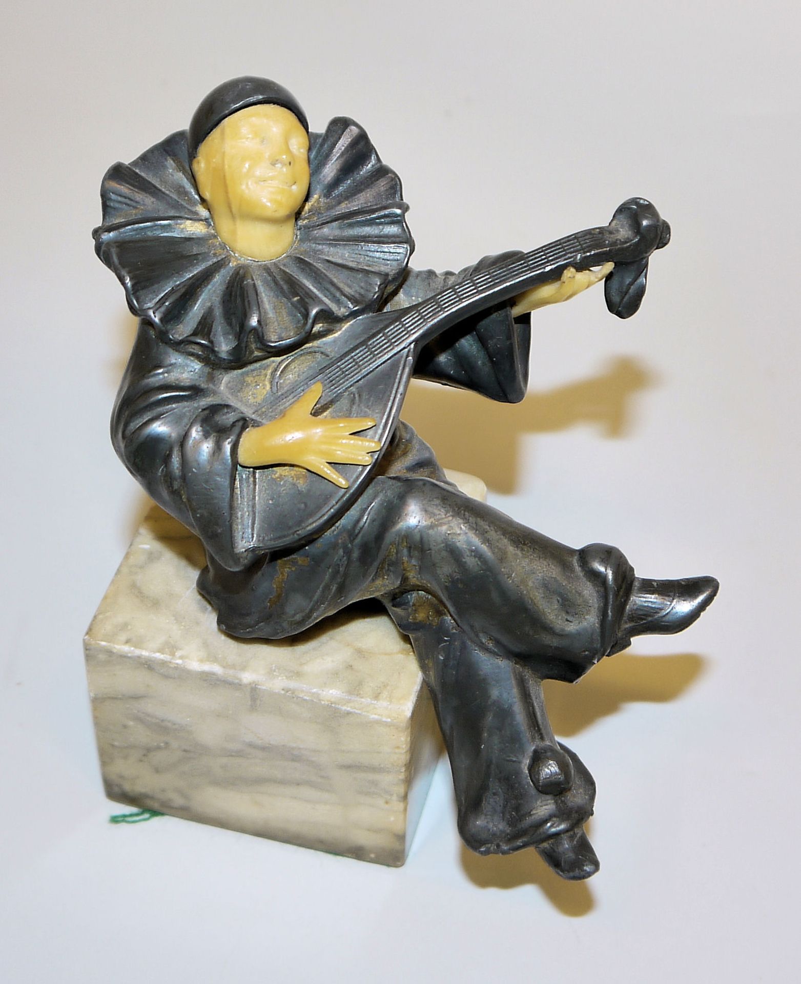 Vier Kleinplastiken, Erotik u.a. - Bild 2 aus 3