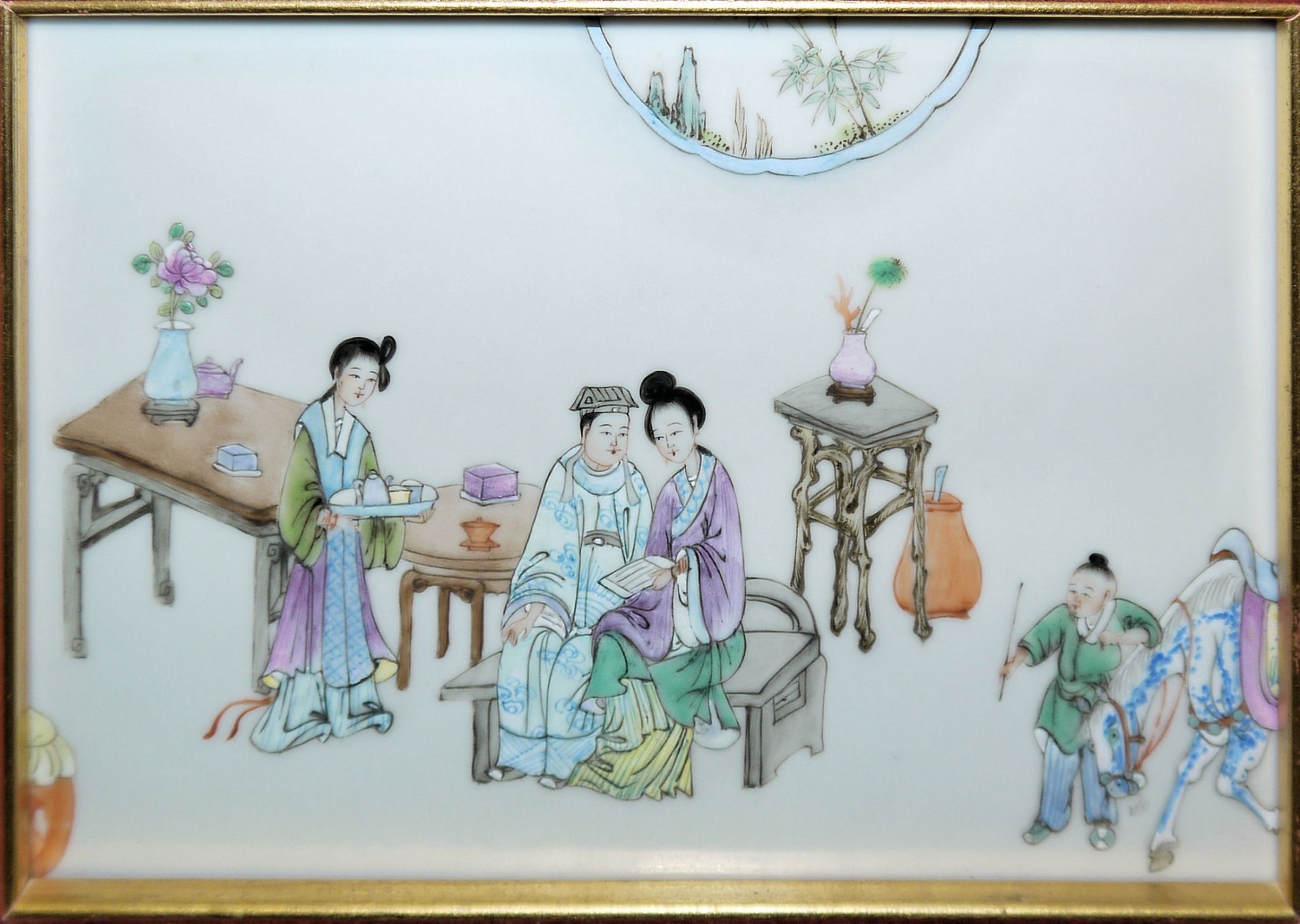 Zwei Porzellan-Bildplatten der späten Qing-Zeit, China 19. Jh., modern gerahmt - Bild 2 aus 4