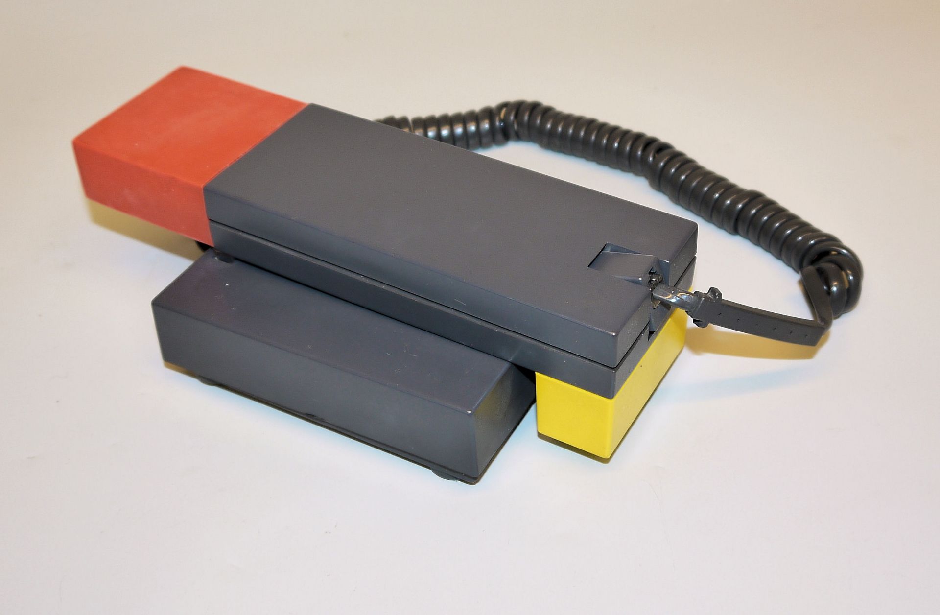 Ettore Sottsass, Design-Telefon "enorme", Italien um 1990