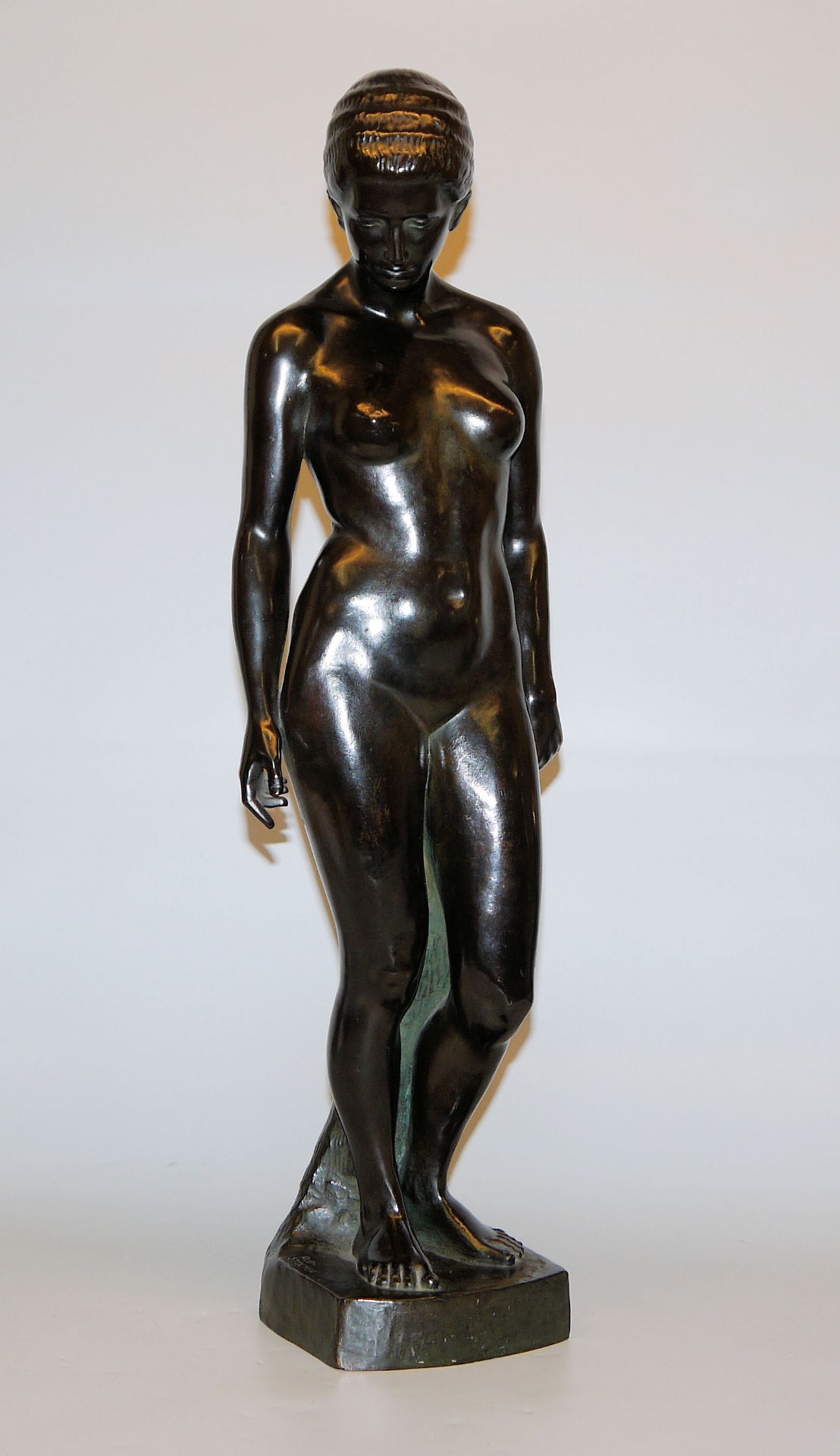 Rudolf Stocker, Bronzeplastik stehender weiblicher Akt