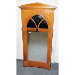 Neugotischer Biedermeierspiegel, 2. Zeit um 1900