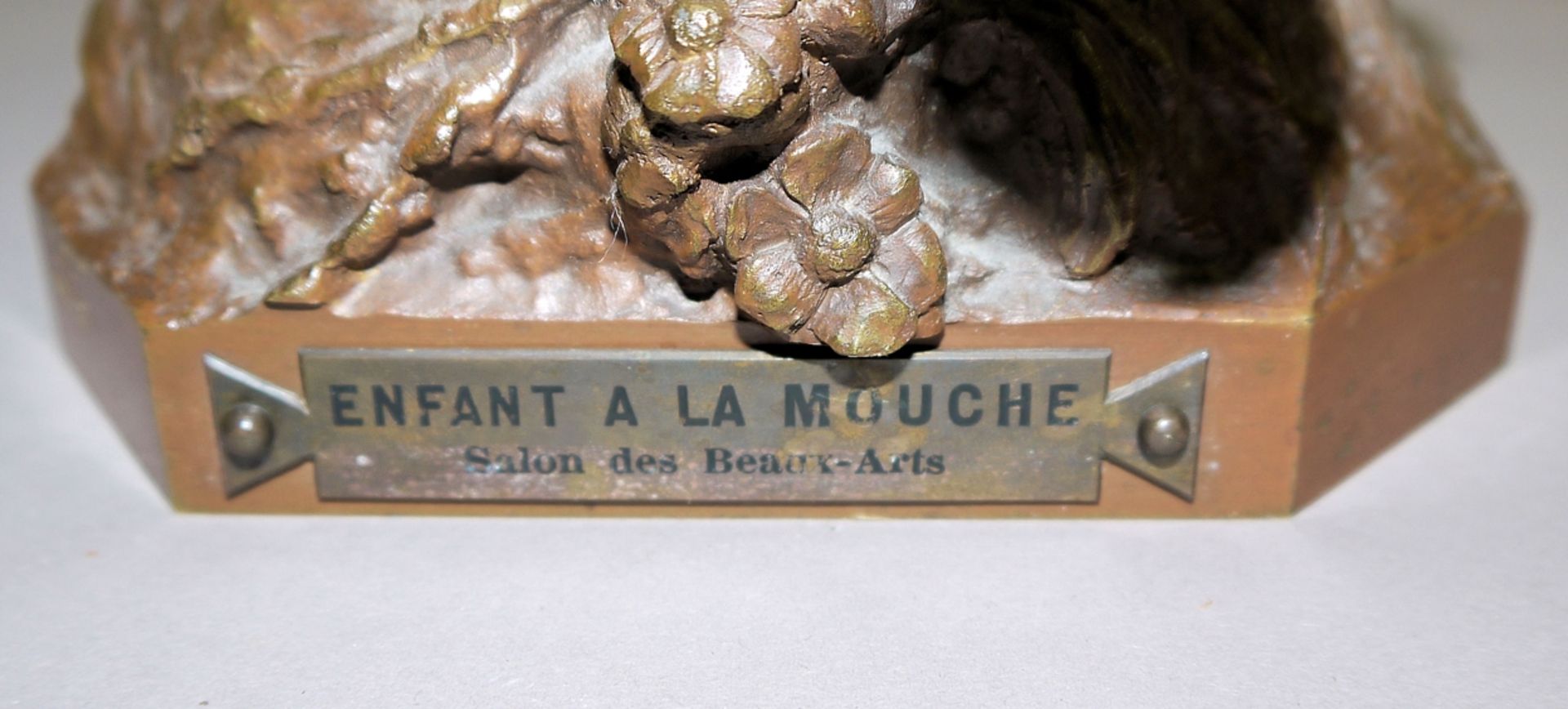 Auguste Moreau, "Enfant à la mouche", Bronze  - Bild 2 aus 3