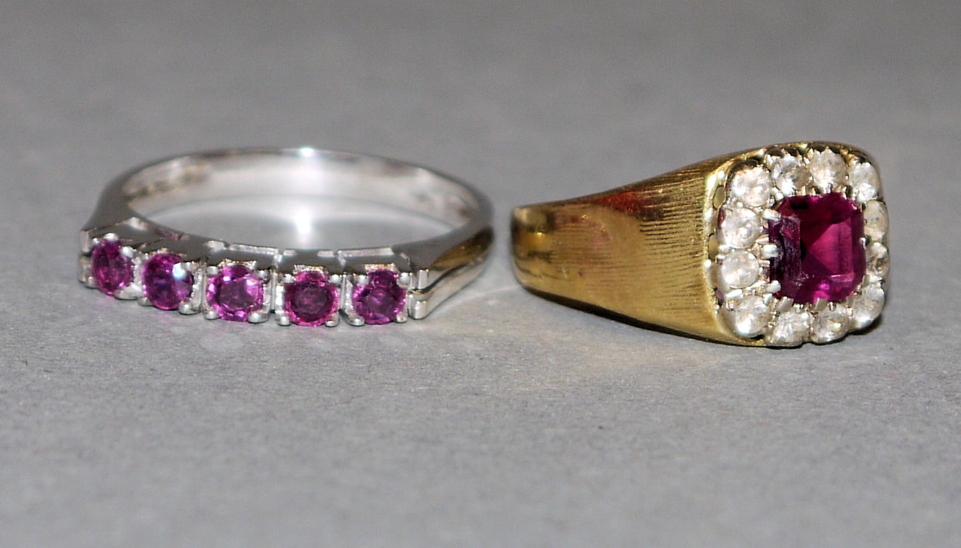 Zwei Rubinringe, Gold