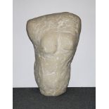 Monogrammist:in D / N (Dreieck / N), Großer weiblicher Torso, Plastik von 2001 aus creme/ weiß glas