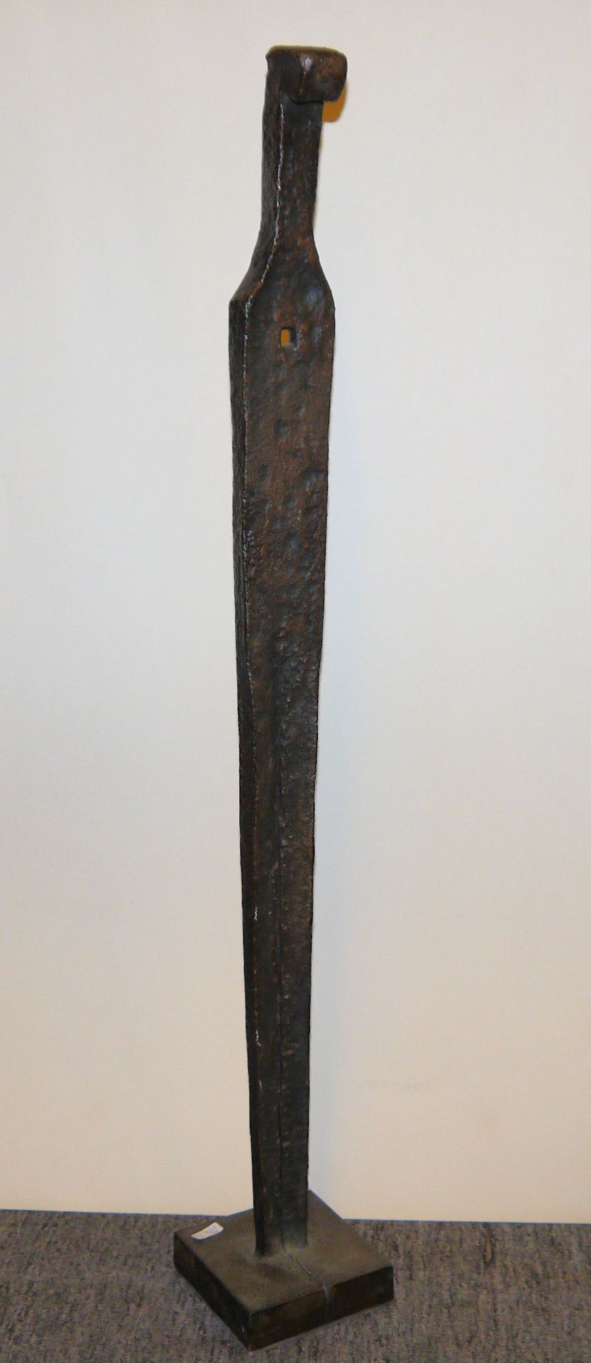 Nicht signierende Bildhauer, zwei größere, moderne Plastiken, Bronze & Eisen - Bild 2 aus 2
