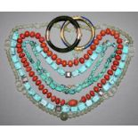 Sammlung Halbedelsteinschmuck aus aller Welt: Koralle, Jade, Türkis u. Lapislazuli