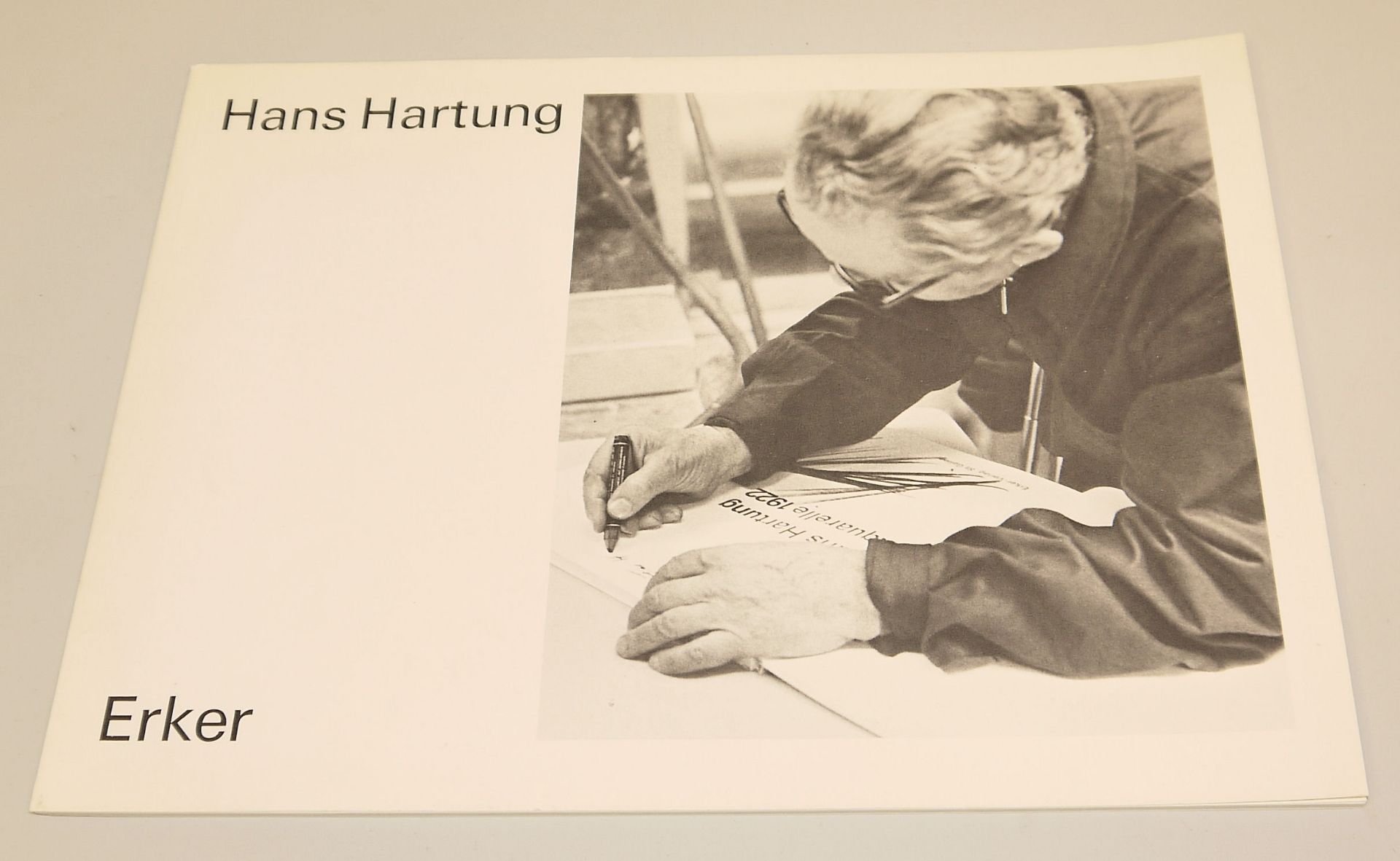 Hans Hartung, Neujahrsgrüße der Erker Galerie und Verlag St. Gallen, Lithographie, dazu Katalog  - Bild 2 aus 2