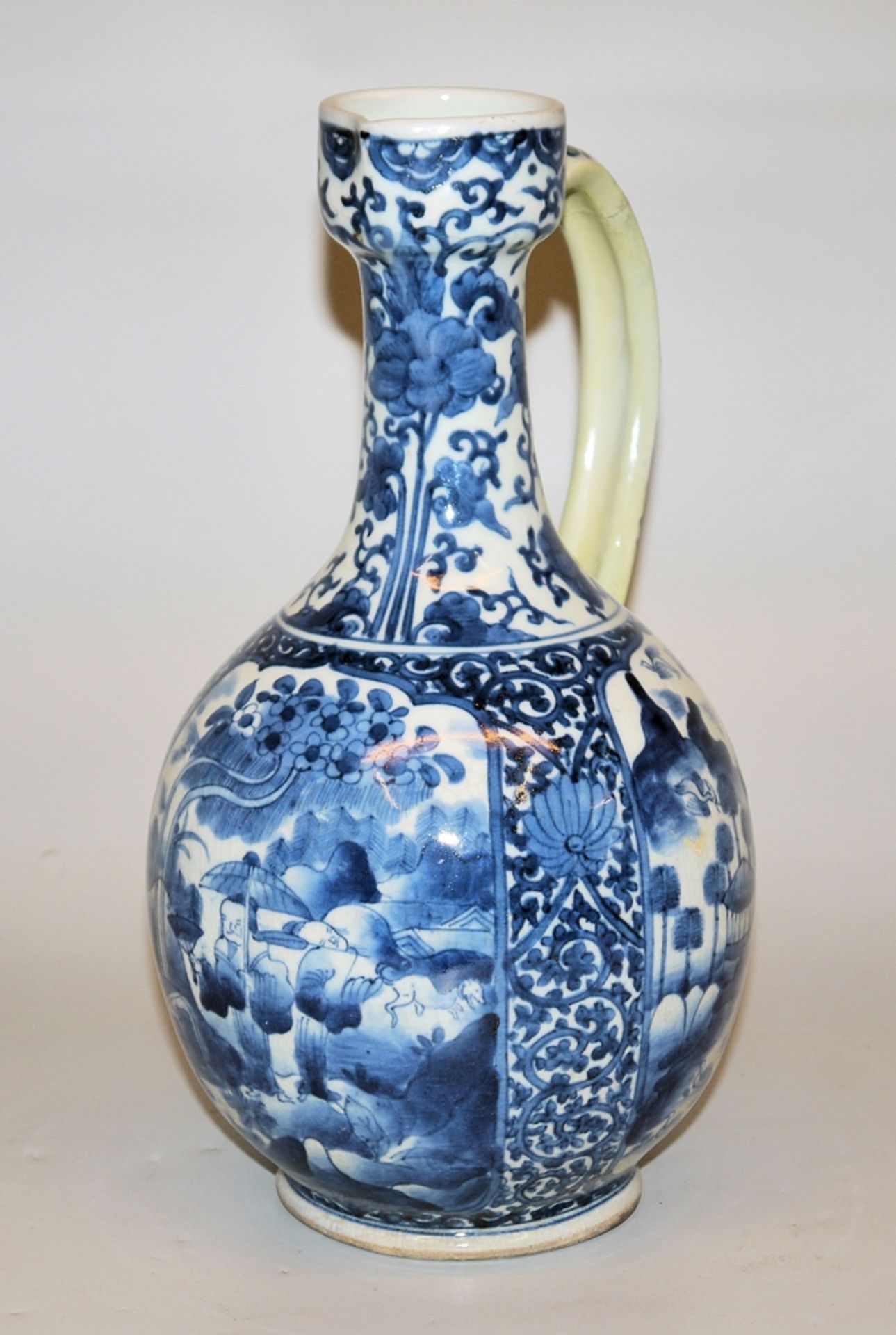 Blauweiß-Kanne, Export-Porzellan der Genroku-Periode der Edo-Zeit, Japan 17. Jh. - Bild 2 aus 3