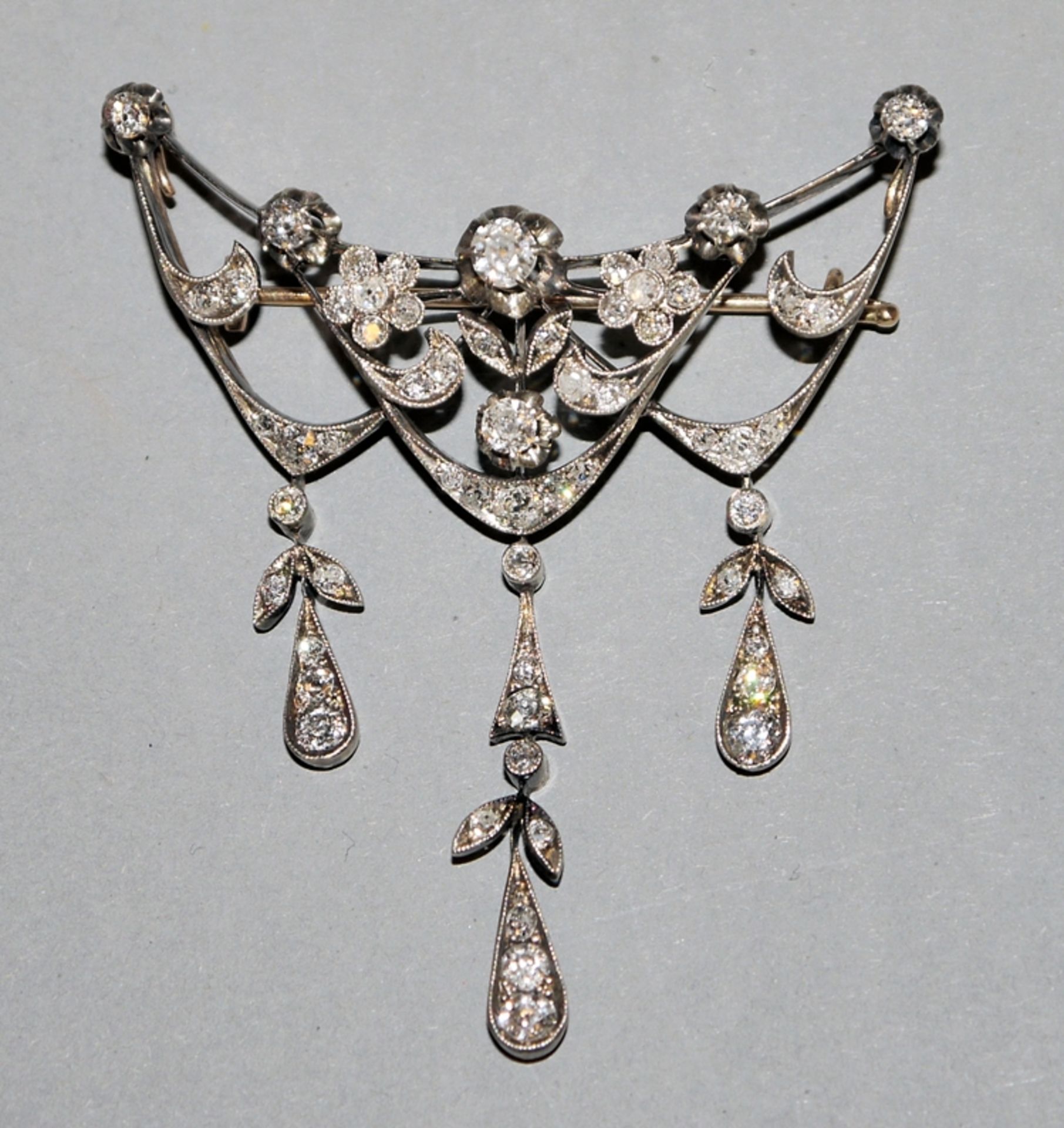 Diamant-Brosche/-Anhänger, Gold, wohl Russland um 1908-17, Liebhaberstück!