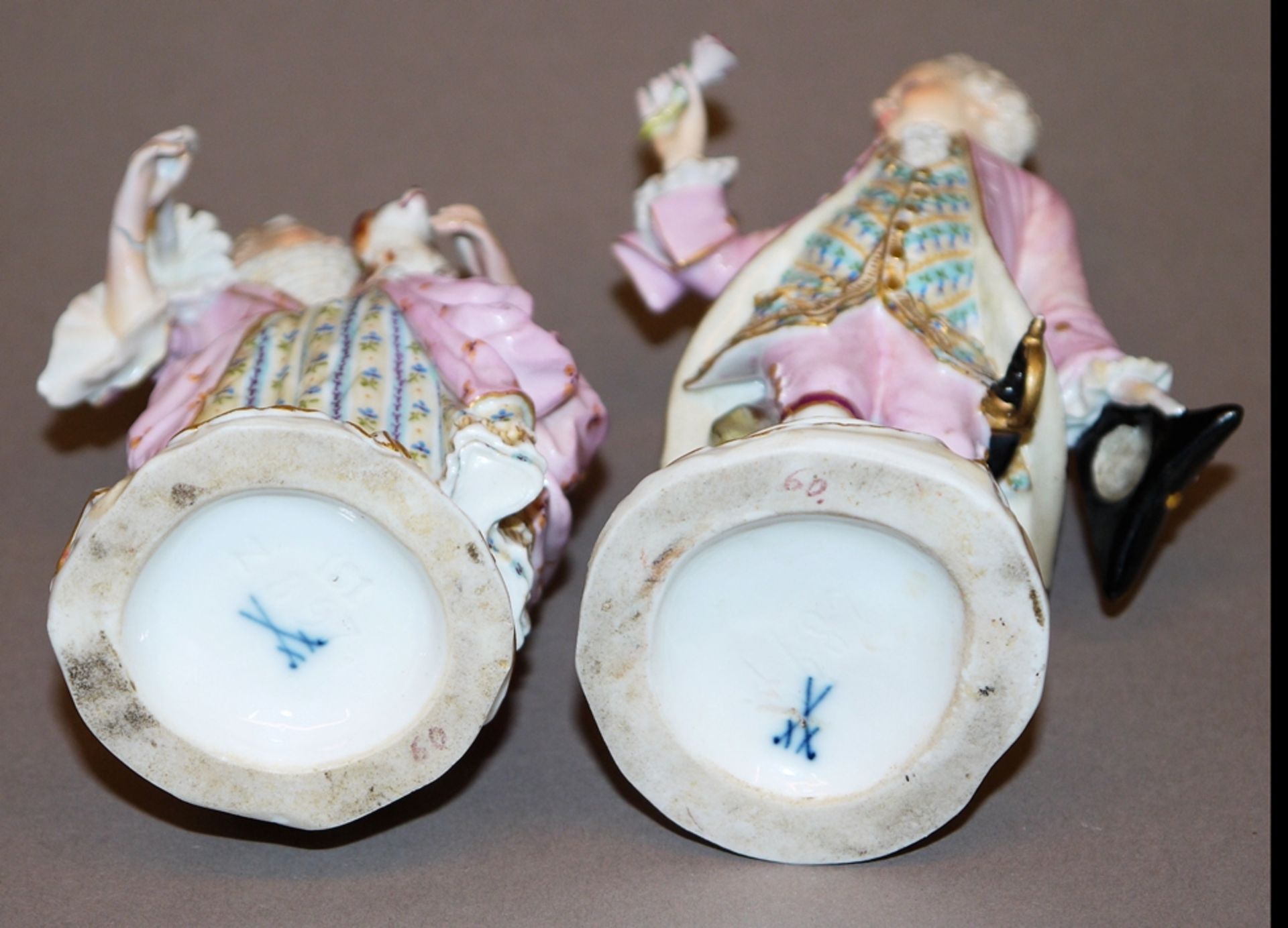 Galantes Paar, zwei Porzellanfiguren, Kgl. Meißen 19. Jh. - Bild 3 aus 3