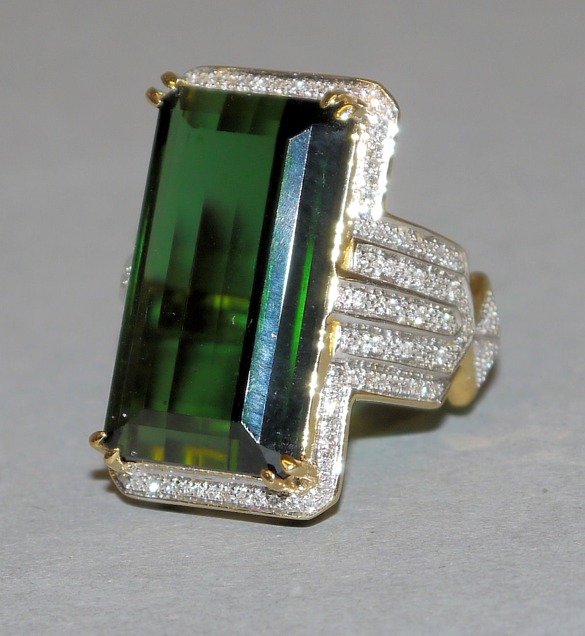 Heavy ring with a Santa Rosa tourmaline and brilliant-cut diamonds ...