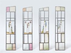 Vier Fensterscheiben mit Modedarstellungen