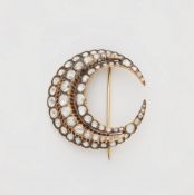 Halbmondbrosche mit Diamanten