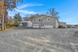3 BED, 1½ BATH HOUSE, LARGE SHOP, PAVILION ON 1.97 ACRES