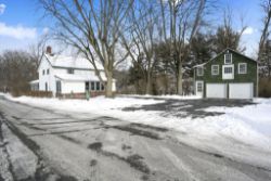 Mt. Aetna/Myerstown Area Country 1 Acre Property