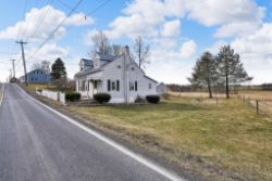MYERSTOWN/RICHLAND AREA COUNTRY CAPE COD ON .63 ACRES