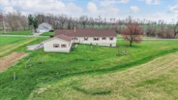 4 BED, 1½ BATH HOUSE & SHOP ON  2.33 ACRE LOT