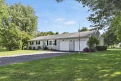3 BEDROOM, 1 BATH RANCHER ON 1 ACRE LOT IN SCHAEFFERSTOWN AREA