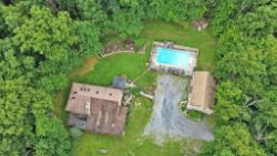 ROBESONIA 3.2 ACRES W/ HOME, DETACHED GARAGE & SWIMMING POOL