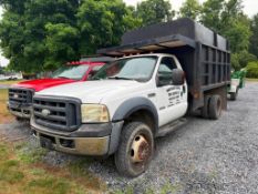 2007 Ford F550 Dump Truck w/Landcape box & chipper top