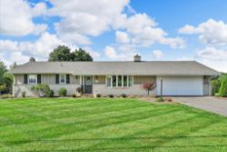 4 BEDROOM, 3 1/2 BATH RANCH HOUSE ON 1.17 ACRES