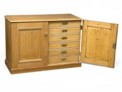 The Antique & Mid Century Interiors Sale. To include a Range of Collectables, Large Selection Of Silver & Coins