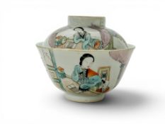 A Chinese Porcelain Gaiwan. Early Republic Period. 10.8x9cm.