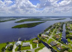 A Stone's Throw from the Peace River In Charlotte County, Florida!