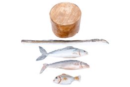 Konv. 4 Fische für einen Fischladen, Kaufladen oder eine Puppenküche, L 5-17 cm, 2 Schwanzflossen