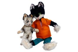 2 Schuco Bigo Bello Katzen, 18 und 40 cm, kleine Fehlstellen, teilw. etwas abgeliebt, bespielt