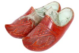 Paar Puppenschuhe, Holz, L 9 cm, z.B. für eine Puppe in Holländertracht