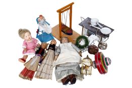 Spielzeugkonv., darunter versch. Puppen, Puppenherd, B 25 cm, Vogelkäfig, Schiffsschaukel etc.,