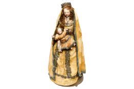 Barocke Madonna mit Kind, Holz/Masse, feine Bemalung, Holzgliederkörper, Finger vom Jesuskind