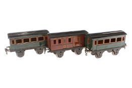 3 Märklin Wagen 1872 und 1873, Spur 1, CL, 1 Wagen tw rest., LS und gealterter Lack, L 19,5, Z 3