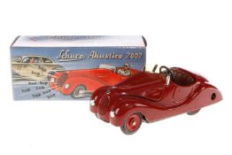 Schuco Replik Akustico 2002, weinrot, Uhrwerke intakt, Alterungsspuren, im leicht besch. OK, Z 1-2