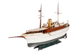 Märklin Yacht ”Jolanda” Nr. 5064, um 1925, HL, Uhrwerk intakt, 1 Beiboot fehlt, 1 Mast und Bugspitze