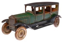 Tipp & Co. Limousine Nr. 22734, uralt, CL, mit Fahrerfigur, 2 Türen zum Öffnen, Uhrwerk intakt,