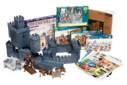 Konv. Bausätze und Zubehör, 5 Bausätze, Maßstab 1:72, darunter Mini Art ”Medieval Castle” und Zvezda