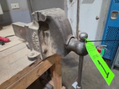Craftsman 4-1/2" Heavy Duty Bench Vise