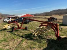 New Holland 8' Pull Type Hay Rakes