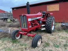 International 856 Tractor