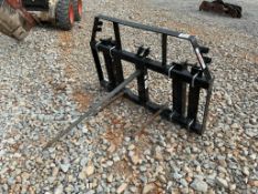 Universal Hay Spear